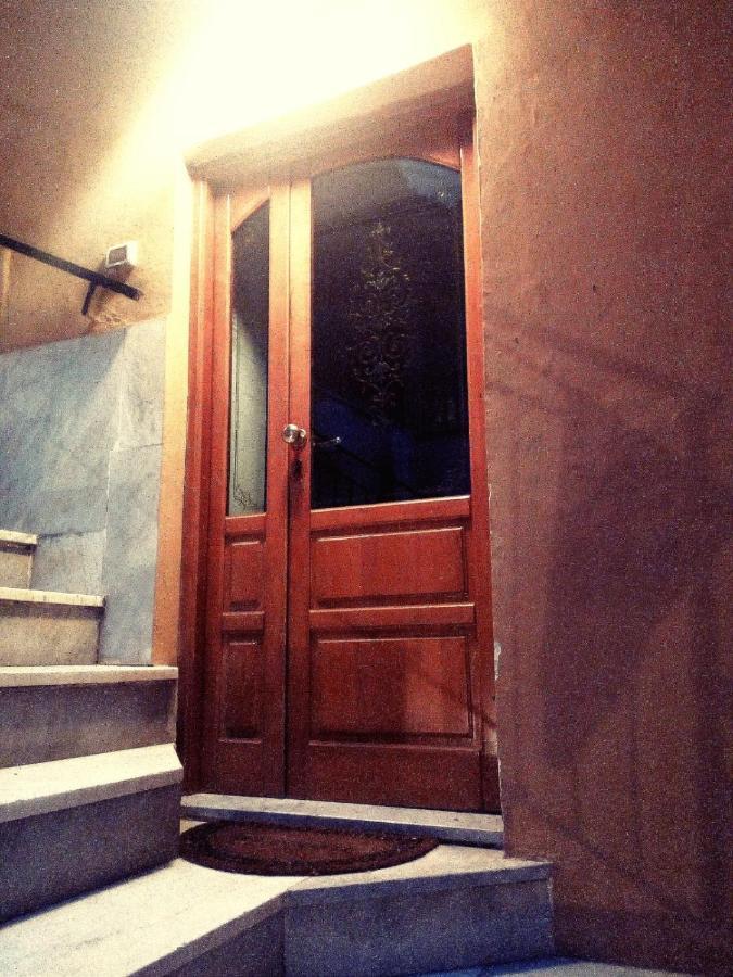 Bed & Breakfast A Capua Adiacente Al Duomo - Il Vicolo Exterior photo